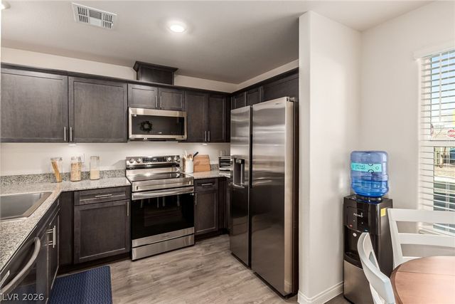 2829 Champagne Gold Avenue, North Las Vegas, NV 89086