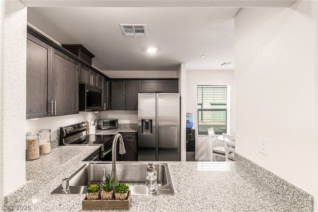 2829 Champagne Gold Avenue, North Las Vegas, NV 89086