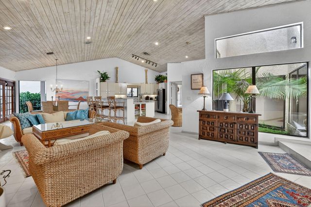 22519 W Esplanada Cir W W, Boca Raton, FL 33433