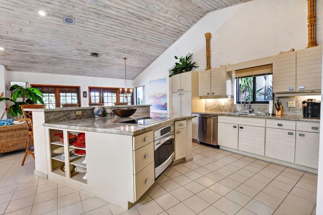 22519 W Esplanada Cir W W, Boca Raton, FL 33433