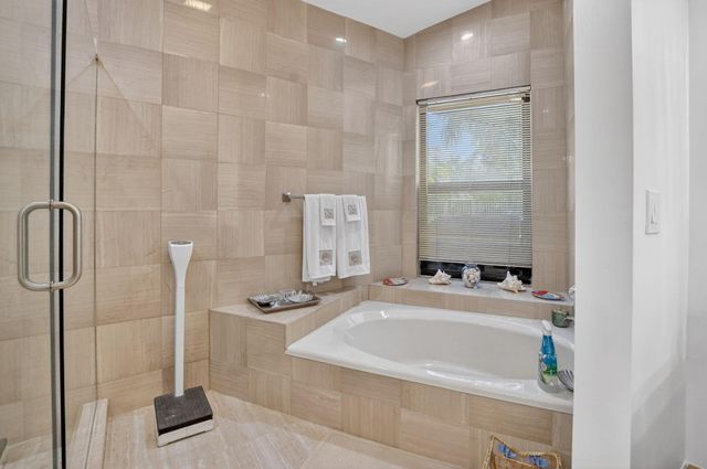 22519 W Esplanada Cir W W, Boca Raton, FL 33433