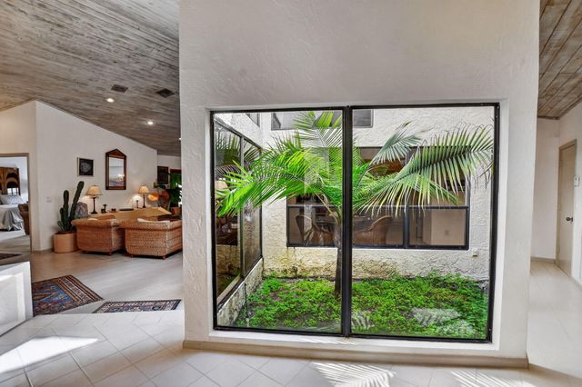22519 W Esplanada Cir W W, Boca Raton, FL 33433