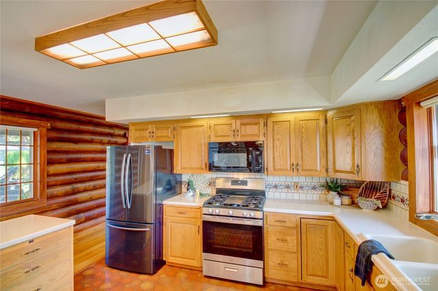 17368 Maple Lane, La Conner, WA 98257