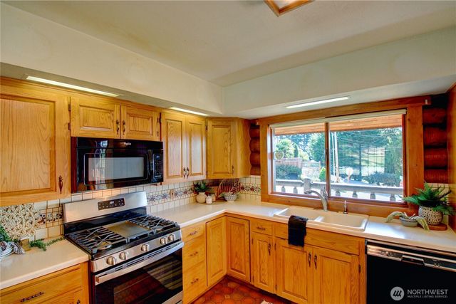 17368 Maple Lane, La Conner, WA 98257