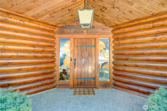 17368 Maple Lane, La Conner, WA 98257