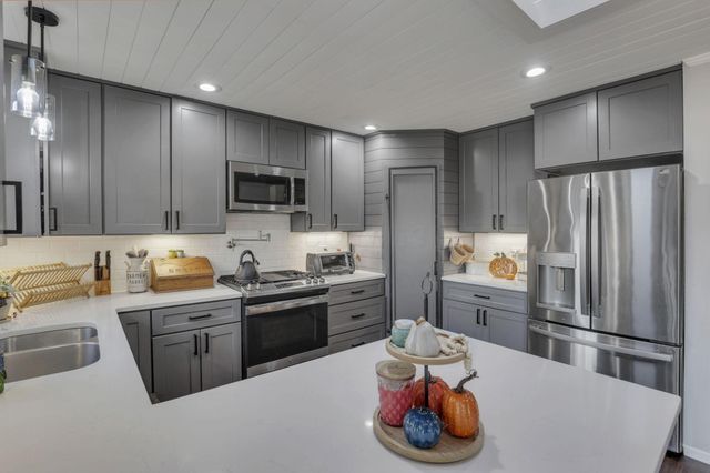 6477 Buckeye Path Drive S, Grove City, OH 43123