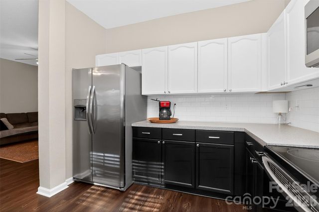 530 Doughton Lane, Charlotte, NC 28217