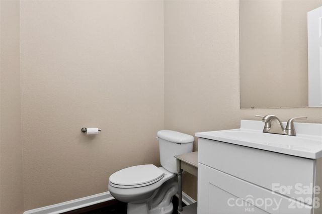 530 Doughton Lane, Charlotte, NC 28217