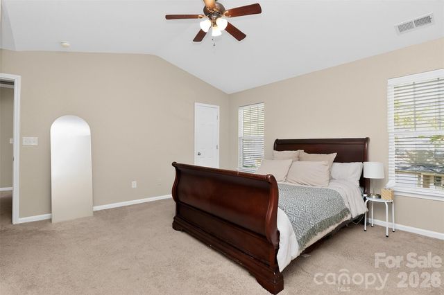 530 Doughton Lane, Charlotte, NC 28217