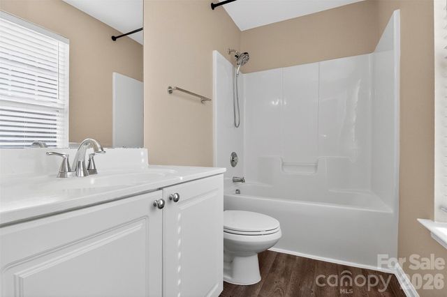 530 Doughton Lane, Charlotte, NC 28217