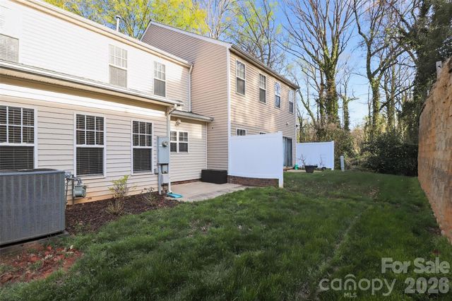 530 Doughton Lane, Charlotte, NC 28217