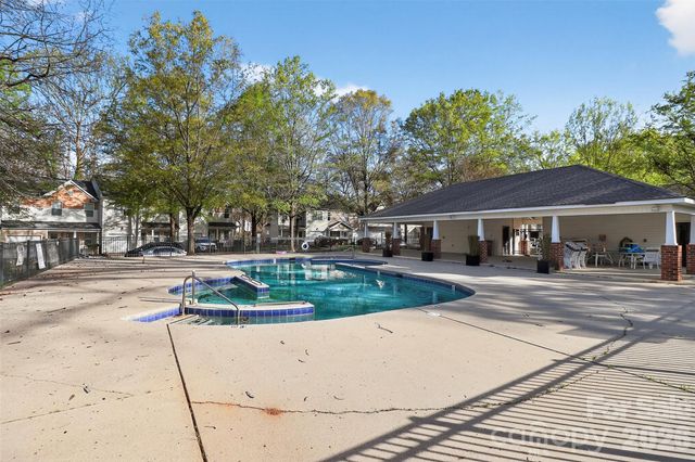 530 Doughton Lane, Charlotte, NC 28217