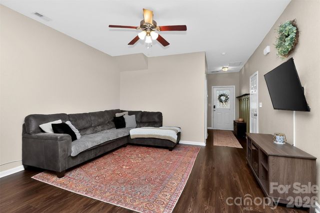 530 Doughton Lane, Charlotte, NC 28217