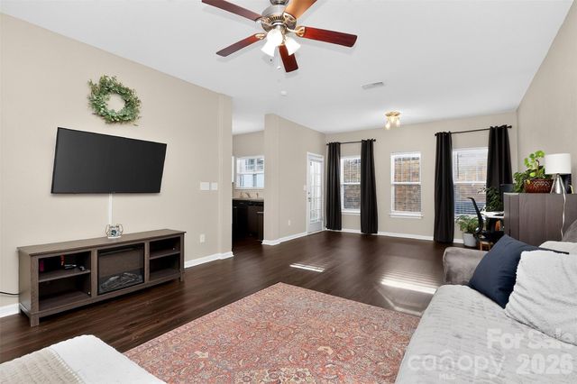 530 Doughton Lane, Charlotte, NC 28217