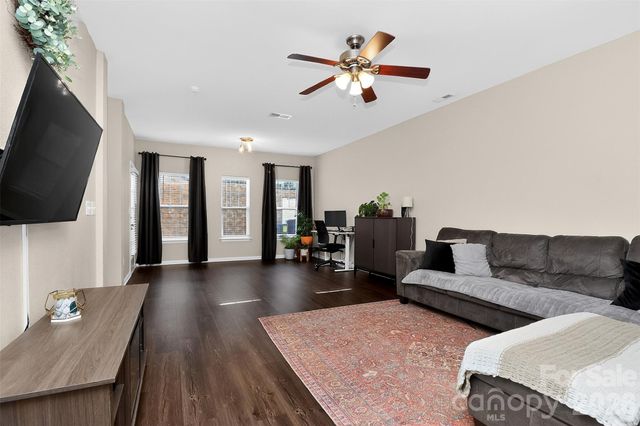 530 Doughton Lane, Charlotte, NC 28217