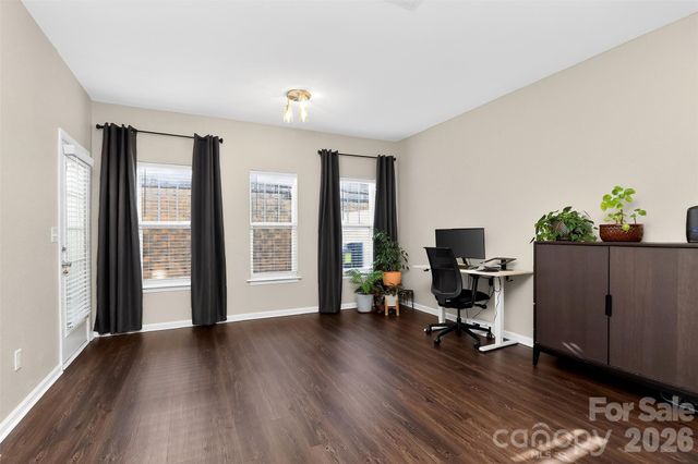 530 Doughton Lane, Charlotte, NC 28217