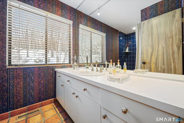 53 Rock Hill Road, Woodbridge, CT 06525