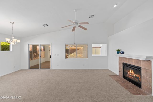 1755 N Vía Cananea, Green Valley, AZ 85614