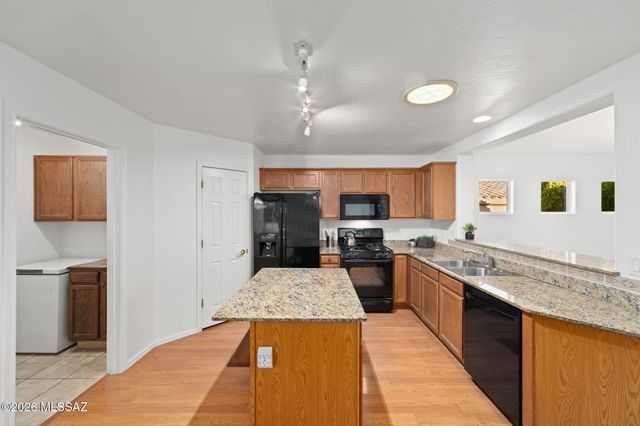 1755 N Vía Cananea, Green Valley, AZ 85614