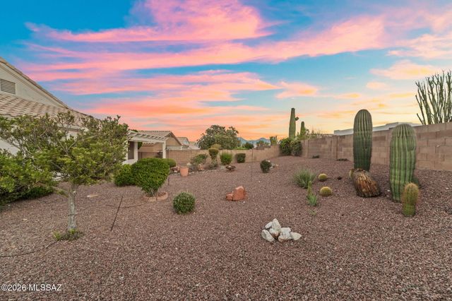 1755 N Vía Cananea, Green Valley, AZ 85614