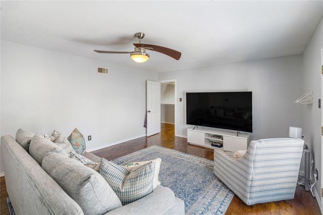 2700 Valleywood Drive, Grapevine, TX 76051