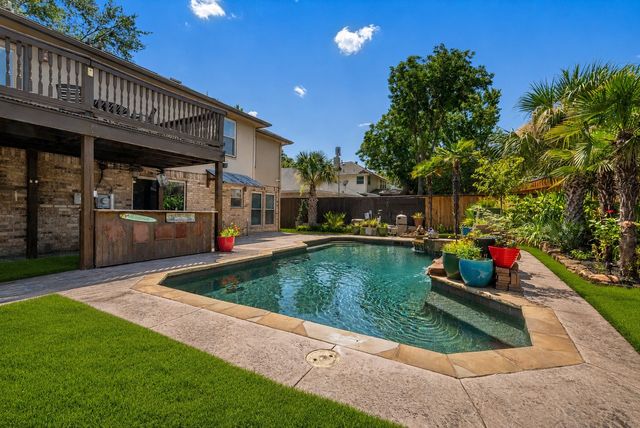 2700 Valleywood Drive, Grapevine, TX 76051