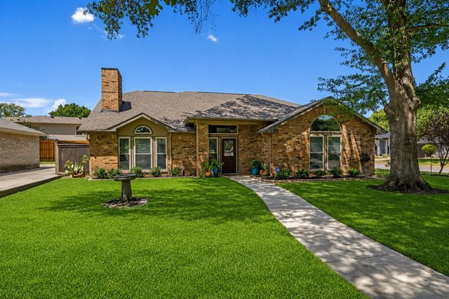 2700 Valleywood Drive, Grapevine, TX 76051