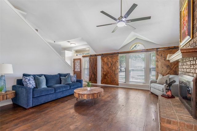 2700 Valleywood Drive, Grapevine, TX 76051