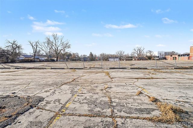 4160 N Kingshighway Boulevard, St Louis, MO 63115