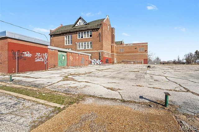 4160 N Kingshighway Boulevard, St Louis, MO 63115