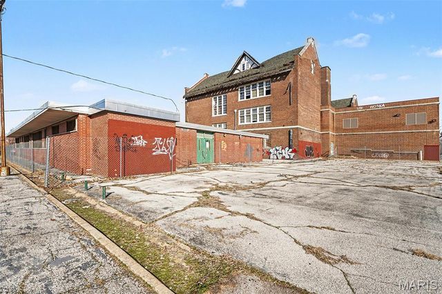 4160 N Kingshighway Boulevard, St Louis, MO 63115