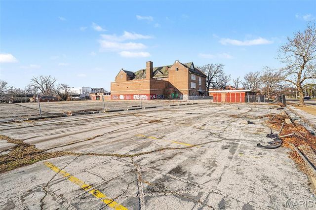 4160 N Kingshighway Boulevard, St Louis, MO 63115