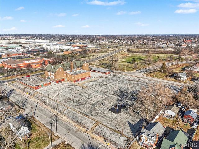 4160 N Kingshighway Boulevard, St Louis, MO 63115