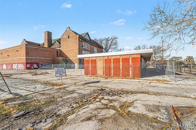 4160 N Kingshighway Boulevard, St Louis, MO 63115