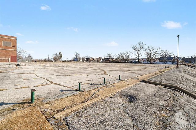 4160 N Kingshighway Boulevard, St Louis, MO 63115