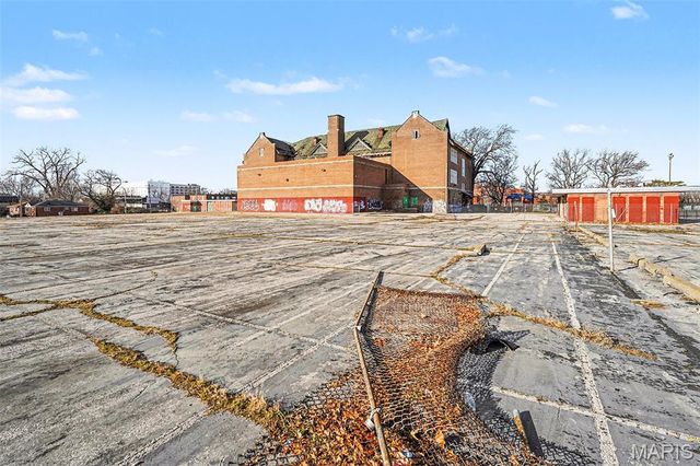 4160 N Kingshighway Boulevard, St Louis, MO 63115