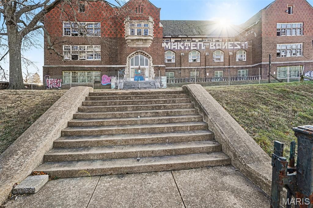 4160 N Kingshighway Boulevard, St Louis, MO 63115