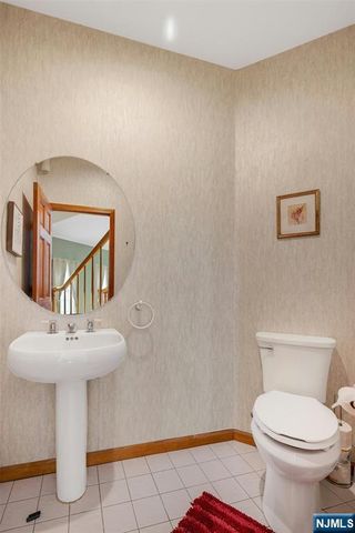 5 Noble Court, Washington Township, NJ 07853