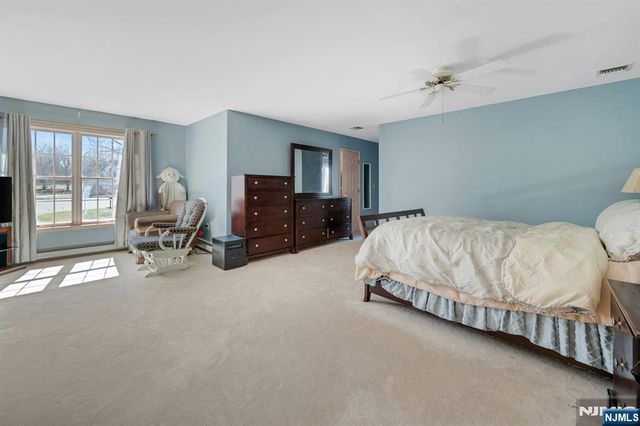 5 Noble Court, Washington Township, NJ 07853