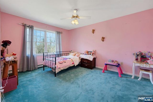 5 Noble Court, Washington Township, NJ 07853