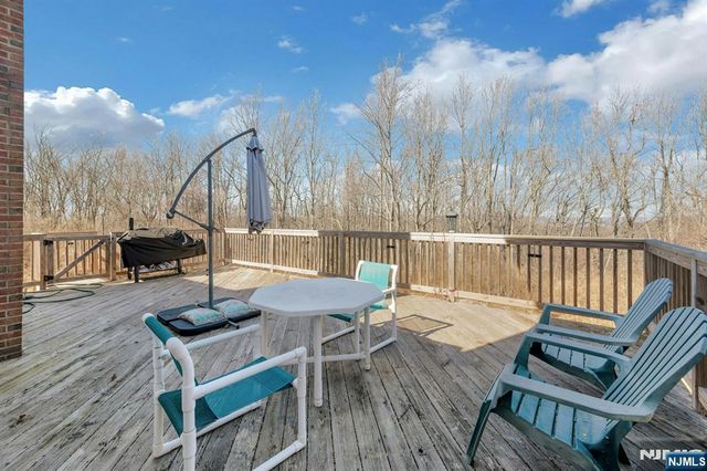 5 Noble Court, Washington Township, NJ 07853