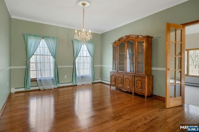 5 Noble Court, Washington Township, NJ 07853