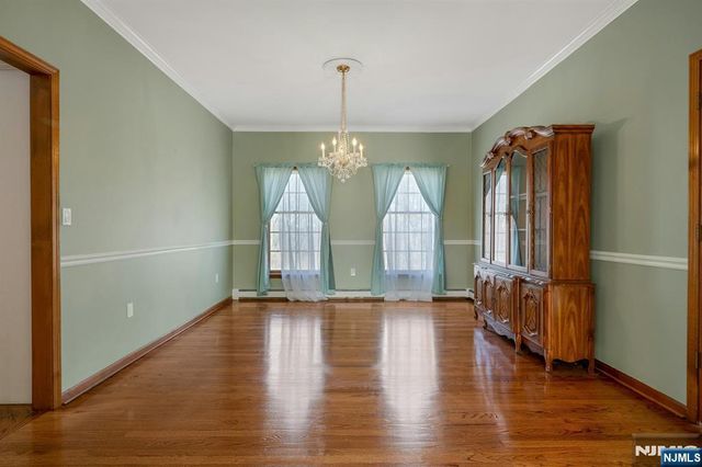 5 Noble Court, Washington Township, NJ 07853