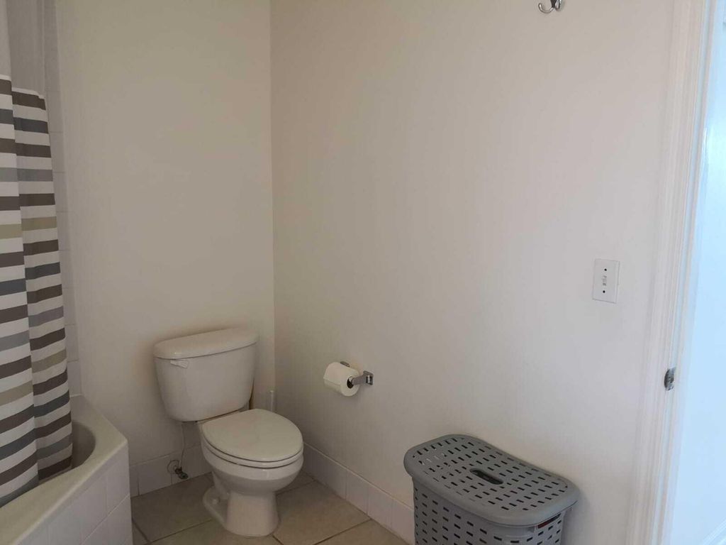 Image 10 of property listing at 2100 Greenview Shores Boulevard 523, Wellington, FL 33414