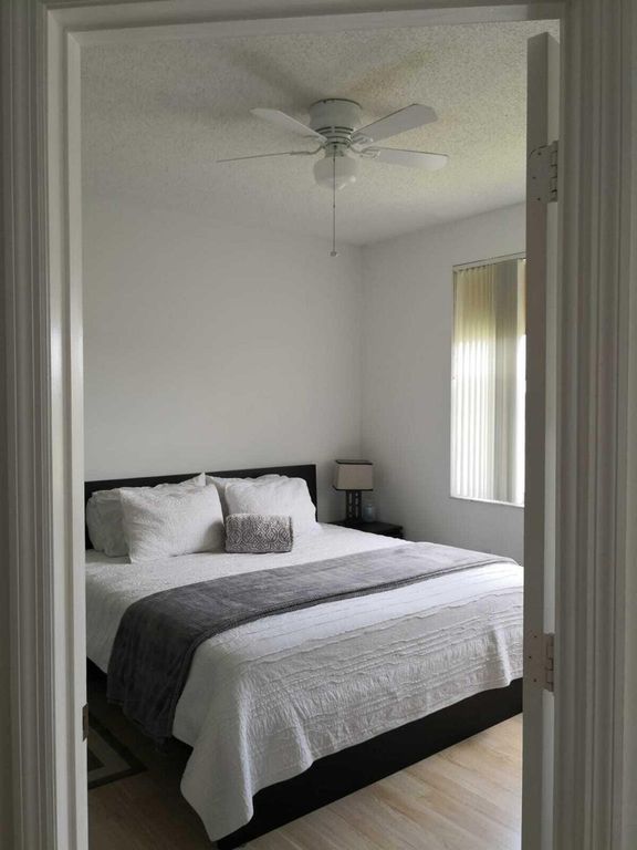 Image 2 of property listing at 2100 Greenview Shores Boulevard 523, Wellington, FL 33414