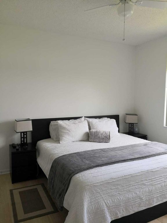 Image 3 of property listing at 2100 Greenview Shores Boulevard 523, Wellington, FL 33414