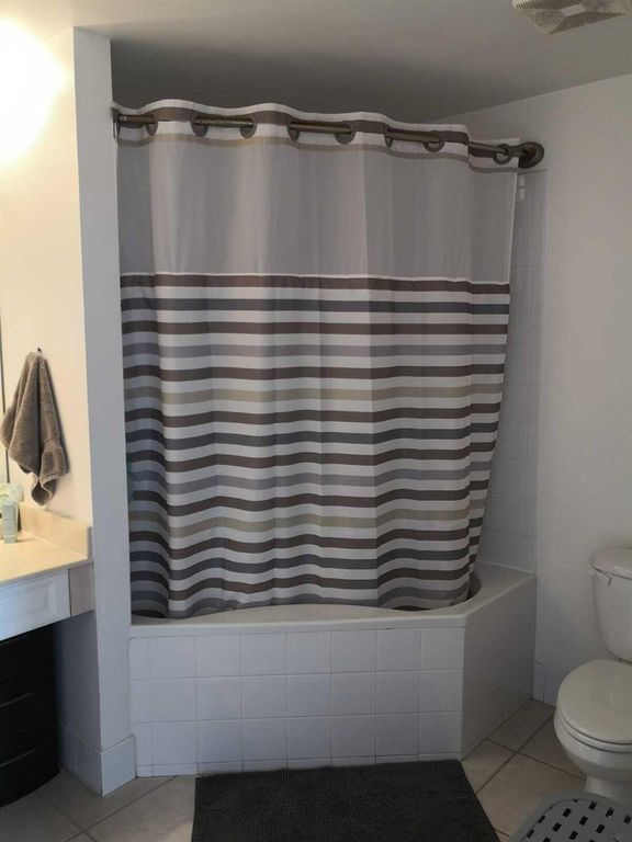 Image 8 of property listing at 2100 Greenview Shores Boulevard 523, Wellington, FL 33414