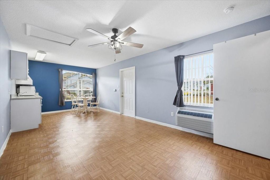 Image 7 of property listing at 135 ORCHID DRIVE, Davenport, FL 33897