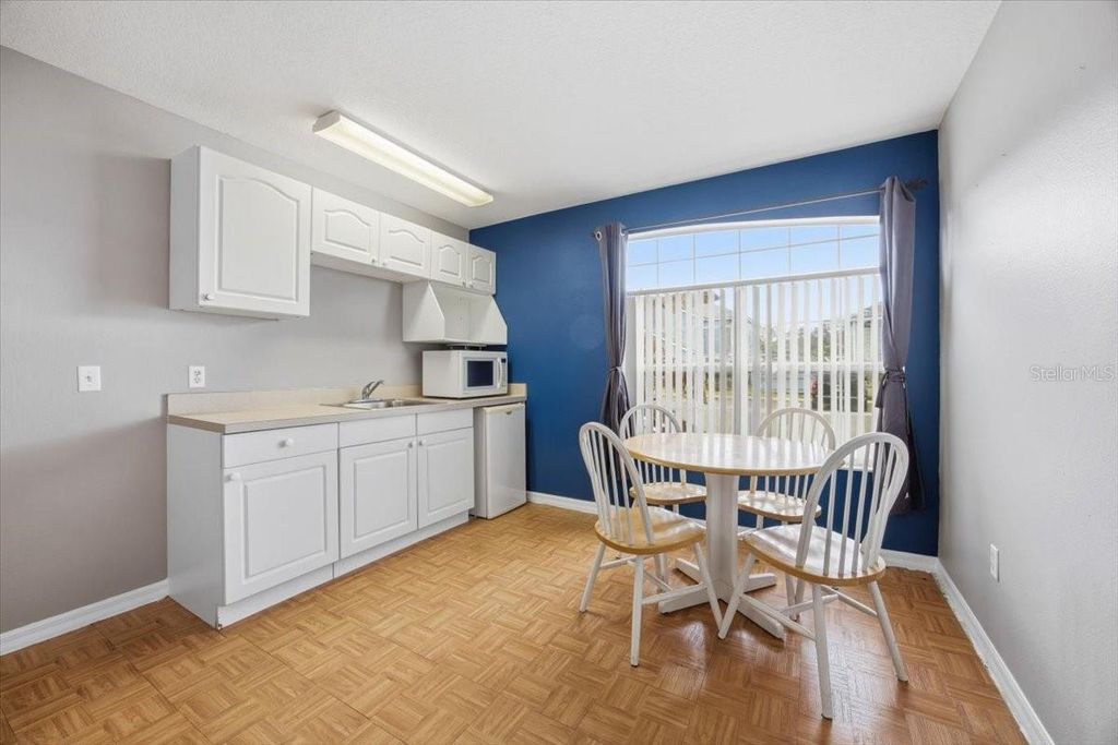 Image 8 of property listing at 135 ORCHID DRIVE, Davenport, FL 33897