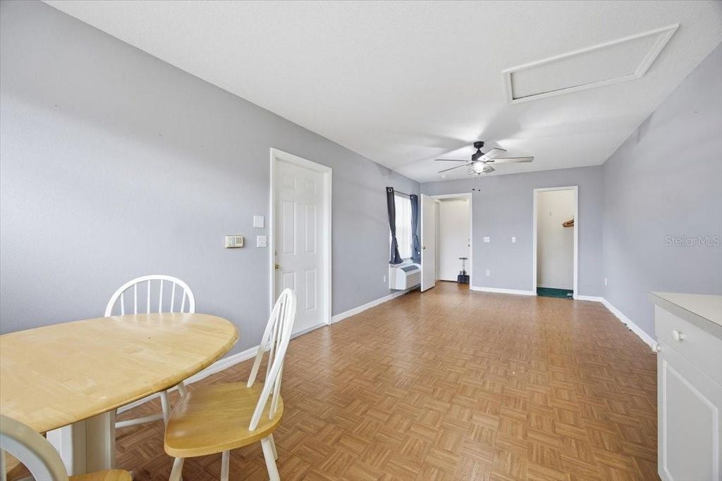 Image 9 of property listing at 135 ORCHID DRIVE, Davenport, FL 33897